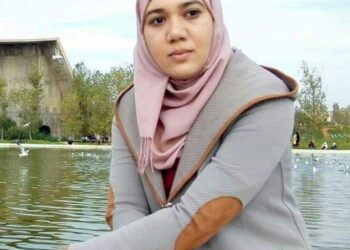 الروائية والشاعرة  أسماء سنجاسني تروي تجربتها الأدبية لـ” التنمية”  روايتي ” أعلنت عليك الحرب يا وجعي” أخاطب فيها كل من يملك ذرة شك أنه لن يستطيع الخروج من وكر الشجن