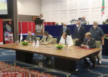 إتفاقية تعاون بين وزارتي السياحة والنقل