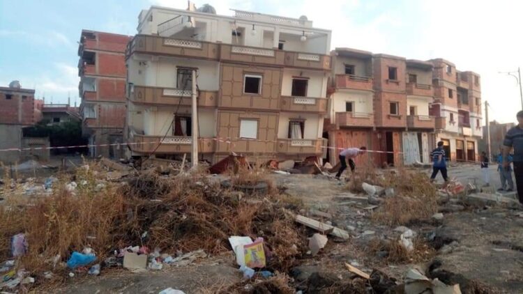 للوقوف ميدانيا على حجم خسائر زلزال ميلة   الامين العام لوزارة السكن والعمران في زيارة ميدانية للمنطقة 