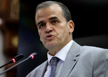 فتح ملفات أكبر “طابوهات” قطاع التجارة وكسر كل القواعد / الوزير كمال رزيق…الأكاديمي الذي كسب رهان الميدان وحقق ما عجز عنه السابقون
