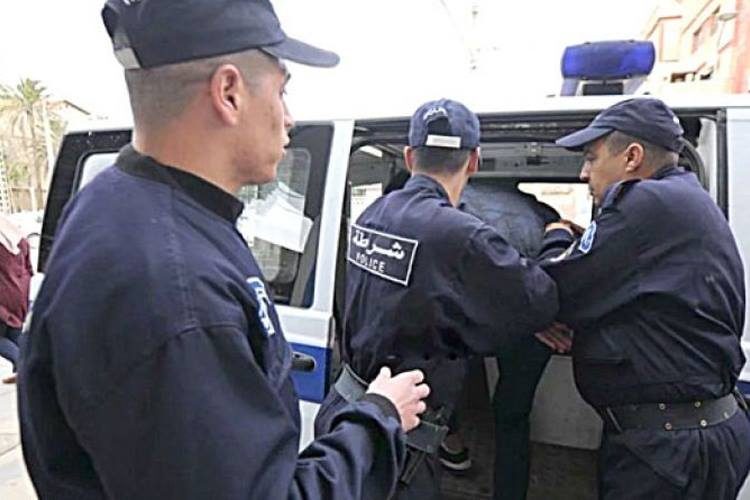 توقيق 03 موظفين بتهمة سوء استغلال الوظيفة، و تبديد المال العام بالمسيلة