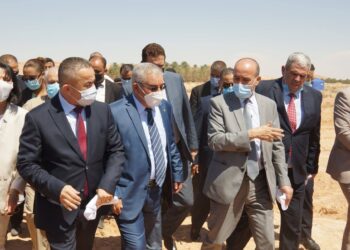 وفد وزاري حل بالوادي للوقوف على حجم أضرار التسرب البترولي/ الحكومة تؤكد وقوفها بجانب المتضررين وتفتح تحقيقا معمقا