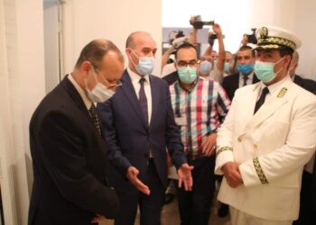 فيما تم تخصيص 04 قطع أرضية لتعويض المتضررين من الزلزال وزيرا الداخلية والسكن في  زيارة عمل الى ولاية ميلة لتقييم القرارات المتخذة سابقا 
