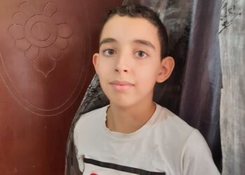التلميذ ياسين حشايشي يصدر كتاب ” الطريق المكشوف ” باللغة الانجليزية