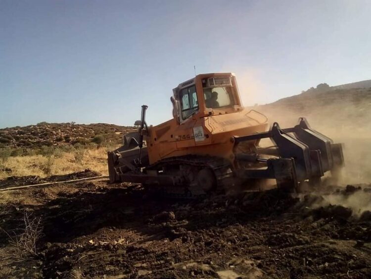 بهدف فك العزلة عن قاطنيها      محافظة الغابات بالشلف تباشر فتح المسالك الريفية وأشغال التحسين العقاري بمناطق الظل