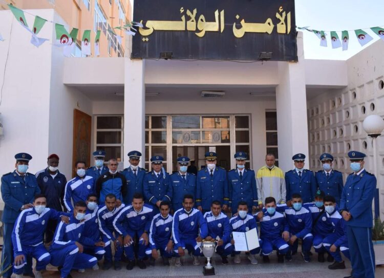 بتحقيقهم الصعود للقسم الوطني / المفتش الجهوي لشرطة الجنوب الغربي، يكرم النادي الرياضي هواة  شرطة بشـار
