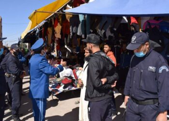     المصلحة الولائية للأمن العمومي ببشار /  حملة تحسيسية بأهمية التدابير الوقائية للحد من انتشار فيروس كورونا