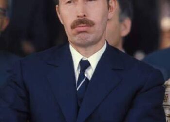 في الذكرى الـ 42 لرحيل الرئيس المرحوم هواري بومدين رحمه الله   عاش رجلا.. ذاد عن وطنه مجاهدا.. ونال حب البسطاء رئيسا