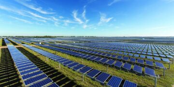 طاقات متجددة: الصين تسعى لرفع قدراتها الانتاجية إلى 3.3 تريليون كيلوواط ساعي سنويًا بحلول 2025